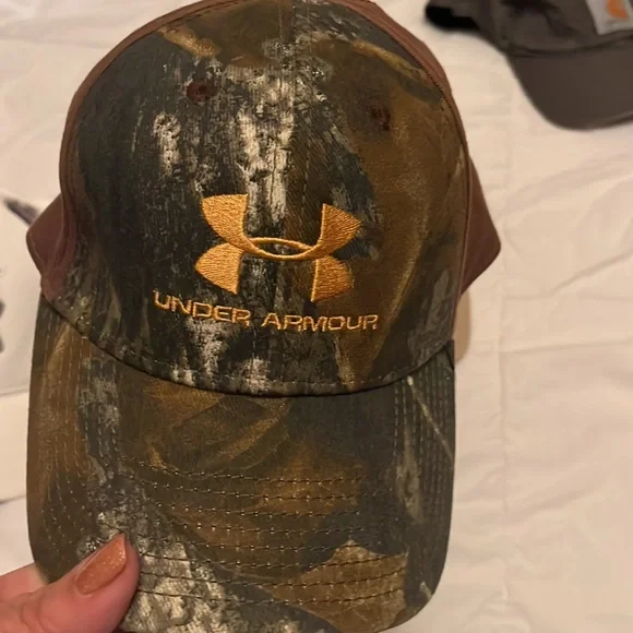 2 under armor caps. 2  browning caps - Picture 8 of 10